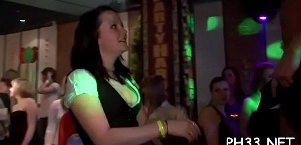  Drunk cheeks engulfing knob in club